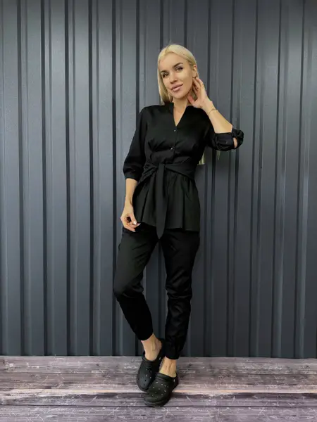 Купити Жіночий медичний костюм Мова чорний зі штанами Джоггер 630 в інтернет магазині SATAL